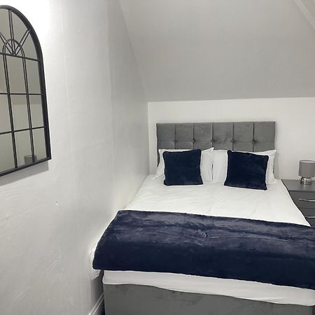 Hometel Digs Hidden Gem Large Comfy Home Can Sleep 15 Braunstone Town ภายนอก รูปภาพ
