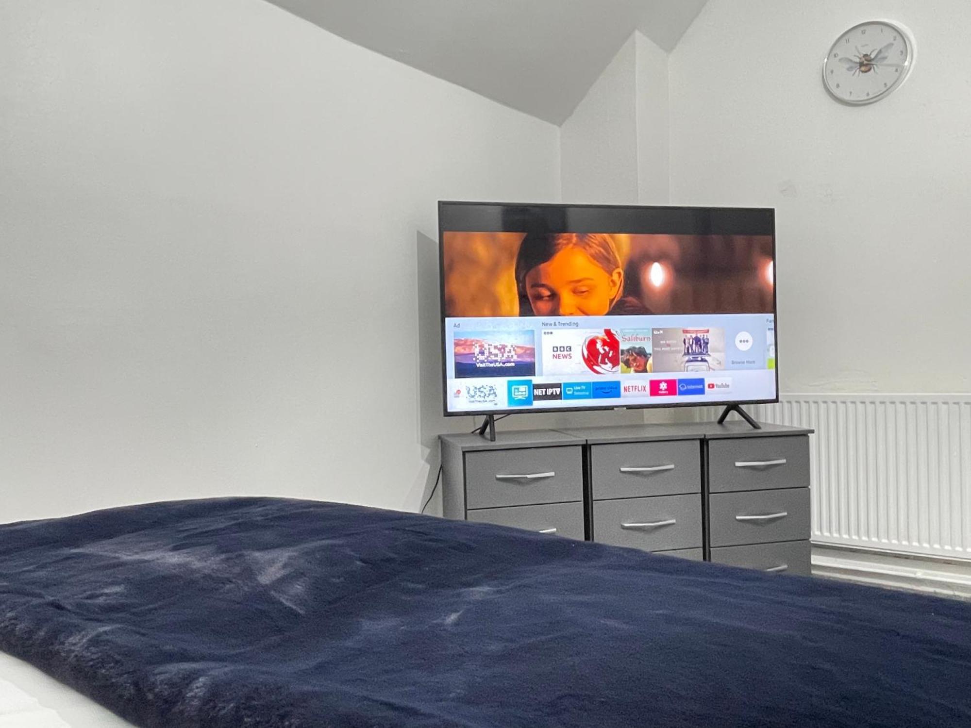 Hometel Digs Hidden Gem Large Comfy Home Can Sleep 15 Braunstone Town ภายนอก รูปภาพ